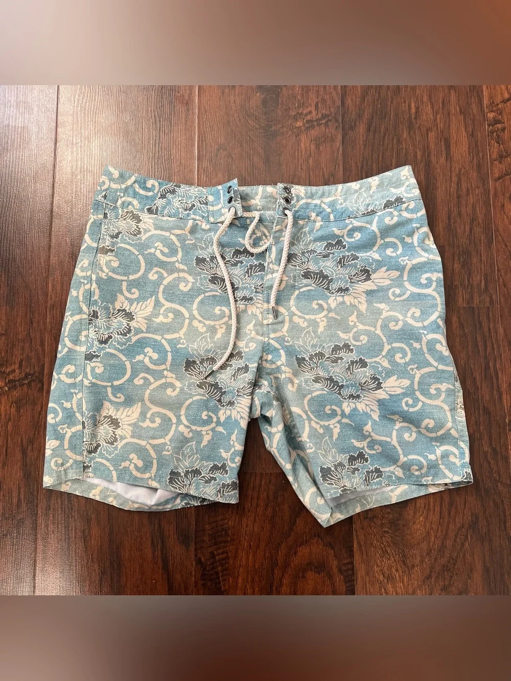 Faherty Classic Boardshorts Blue Floral Batik 31